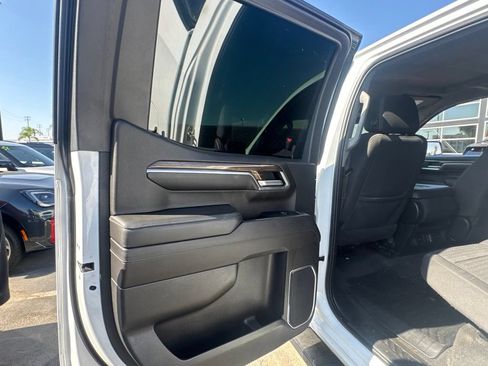 Used 2022 Chevrolet Silverado 1500 RST w/ Z71 Off-Road Package AWD/4WD image 14