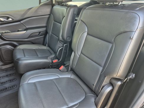 Used 2023 GMC Acadia SLT FWD image 19