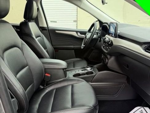 Used 2022 Ford Escape SEL w/ Equipment Group 302A AWD/4WD image 17