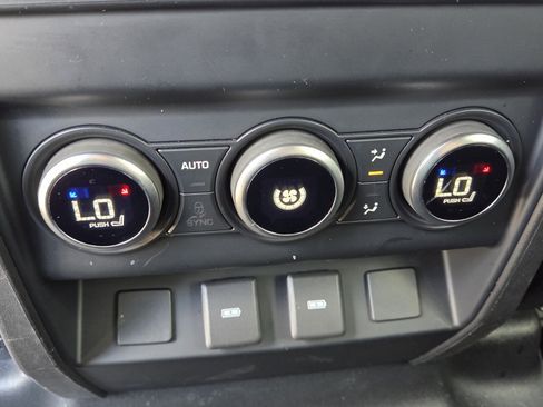 Used 2023 Land Rover Defender 110 S AWD/4WD image 6