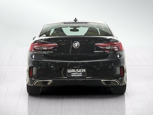Used 2018 Buick Regal GS w/ Sights and Sounds Package AWD/4WD image 4