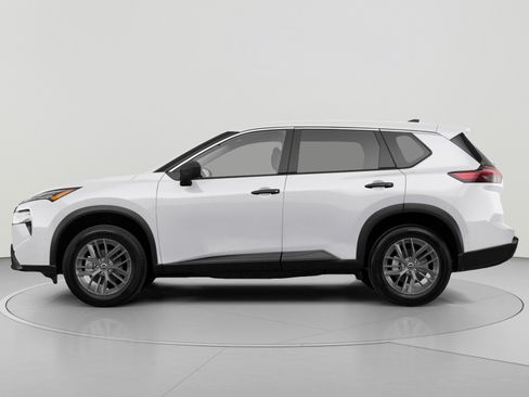 Used 2025 Nissan Rogue S AWD/4WD image 2