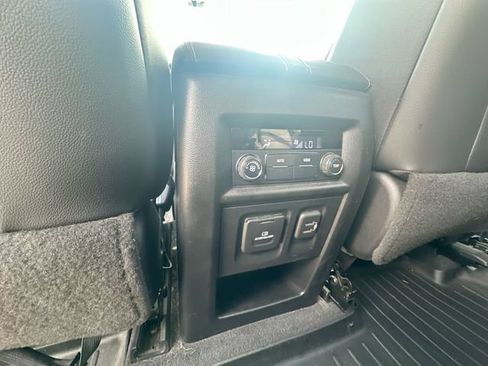 Used 2020 Chevrolet Traverse RS w/ LPO, 'HIT The Road' Package AWD/4WD image 23