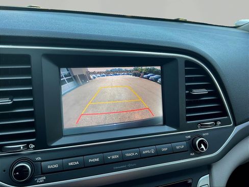 Used 2018 Hyundai Elantra SEL FWD image 13