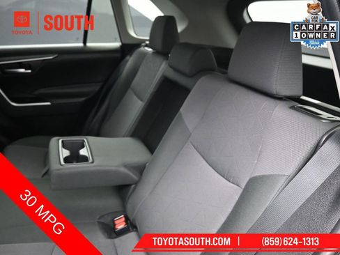 Used 2025 Toyota RAV4 XLE FWD image 24