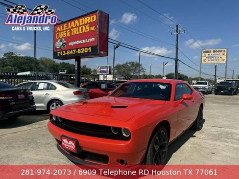 Used 2020 Dodge Challenger SXT w/ Blacktop Package RWD image 1