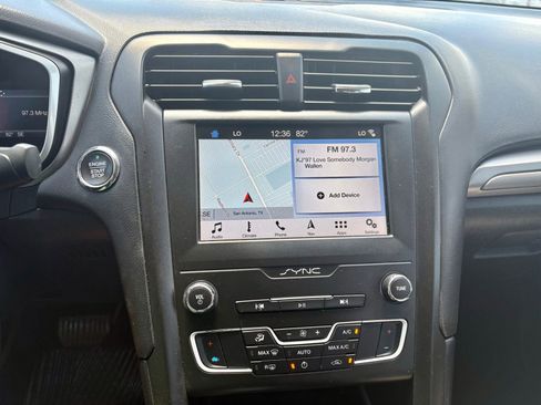 Used 2019 Ford Fusion SE w/ Equipment Group 151A FWD image 16