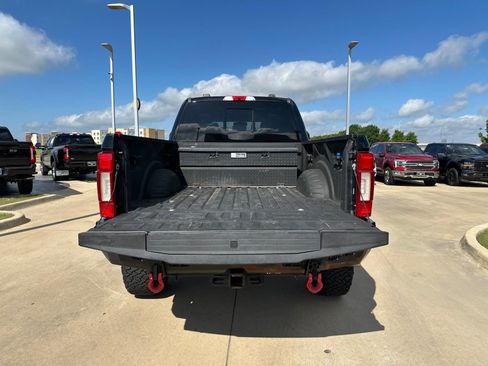 Used 2020 Ford F250 Platinum w/ FX4 Off-Road Package AWD/4WD image 12