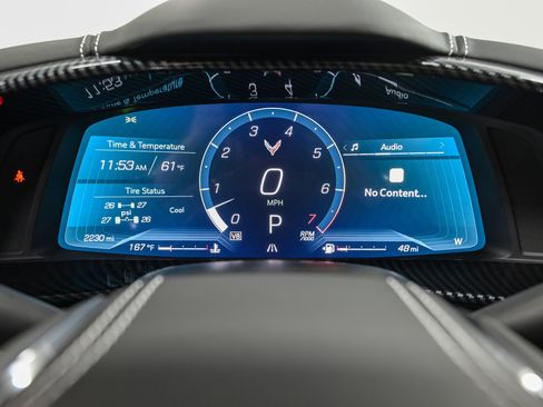 Used 2025 Chevrolet Corvette Stingray Premium Cpe w/ Z51 Performance Package RWD image 17