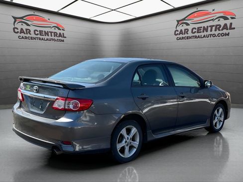 Used 2013 Toyota Corolla S image 5