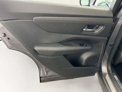 Used 2024 Nissan Ariya AWD image 27