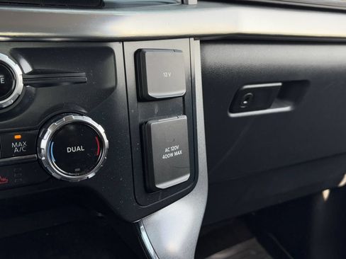 Used 2022 Ford F150 Lariat w/ Equipment Group 502A High AWD/4WD image 21