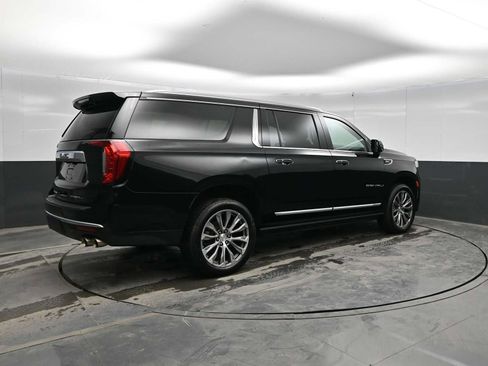 Used 2021 GMC Yukon XL Denali w/ Denali Premium Package image 8