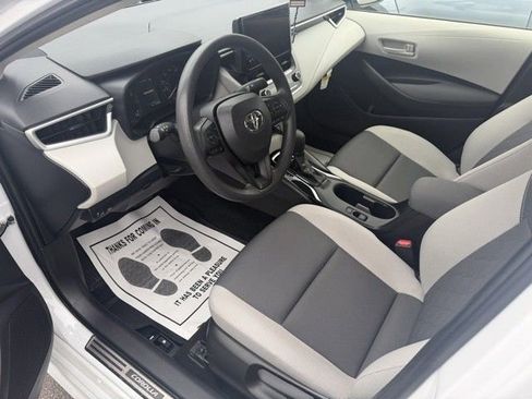 Used 2024 Toyota Corolla LE image 1