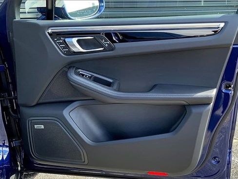 Certified 2026 Porsche Macan image 29