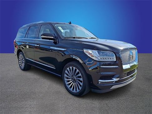 Used 2019 Lincoln Navigator Reserve image 3