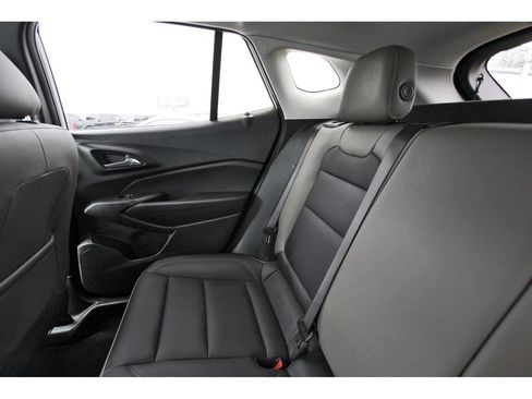 Used 2024 Chevrolet Trax ACTIV w/ Sunroof Package FWD image 12
