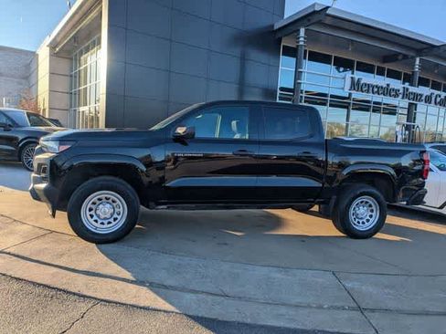 Used 2023 Chevrolet Colorado W/T RWD image 6