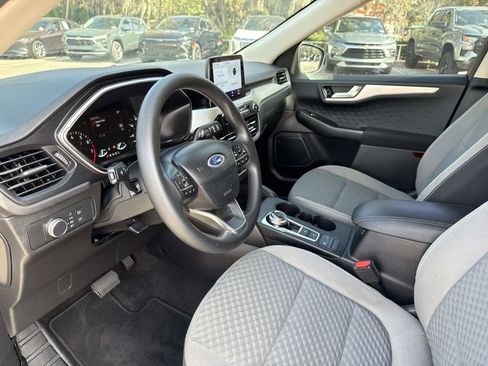 Used 2020 Ford Escape SE image 21