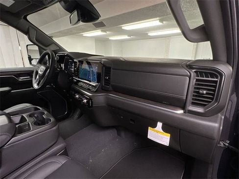 New 2025 GMC Sierra 2500 SLT w/ Max Trailering Package image 29