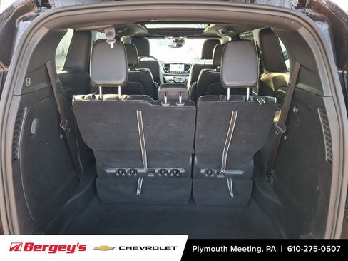 Used 2026 Chrysler Pacifica Limited w/ S Appearance Package FWD image 32