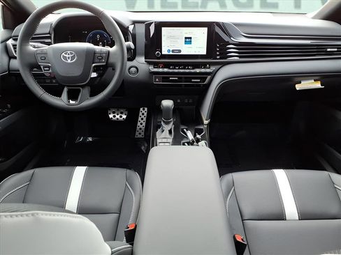 Used 2026 Toyota Camry SE image 11