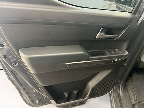 Used 2025 Toyota Tacoma TRD Sport AWD/4WD image 27