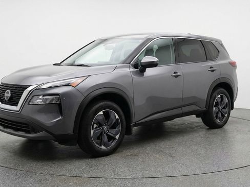 Used 2025 Nissan Rogue SV AWD/4WD image 3