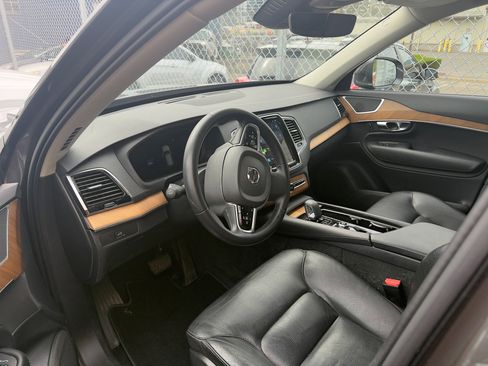 Certified 2023 Volvo XC90 B5 Plus image 15