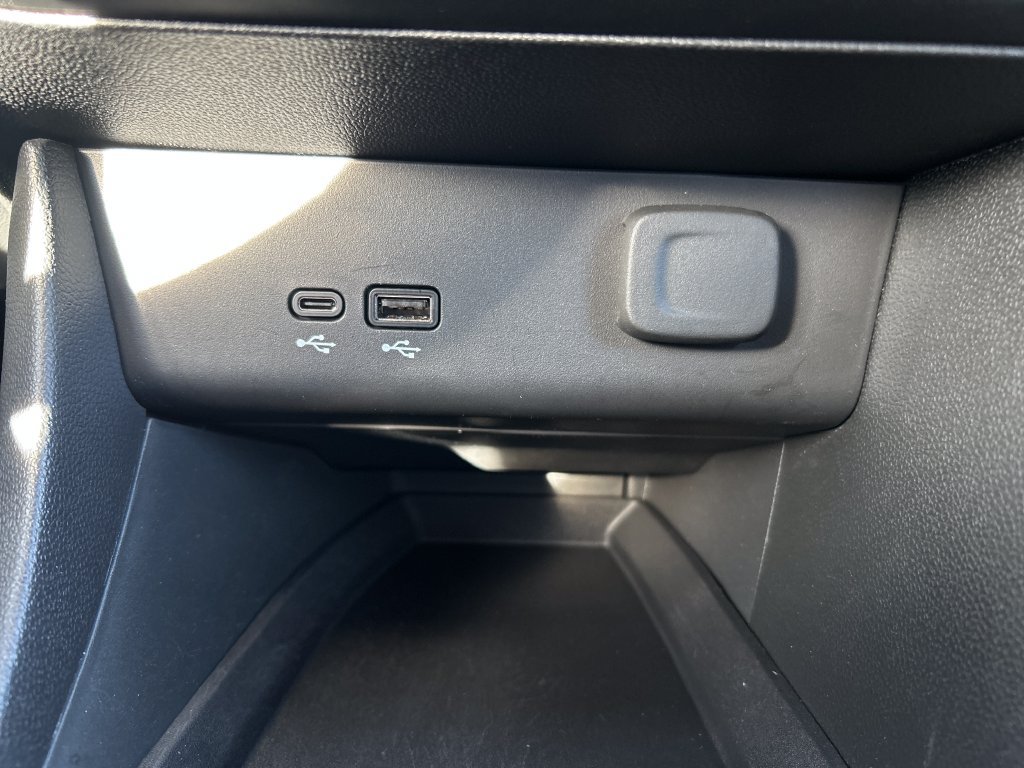 Used 2024 Buick Encore GX Preferred w/ Comfort Package FWD image 27