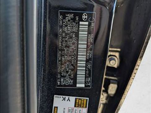 Used 2025 Toyota Prius Plug-In Hybrid image 17