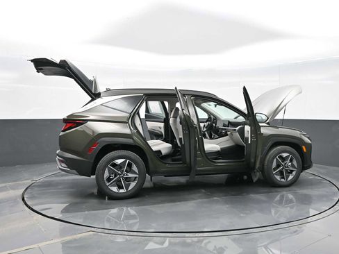 Certified 2025 Hyundai Tucson SEL image 38