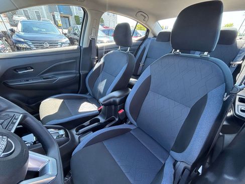 Used 2025 Nissan Versa SV FWD image 34