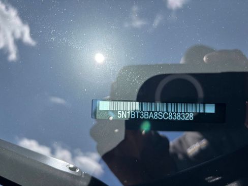 Used 2025 Nissan Rogue SV FWD image 31