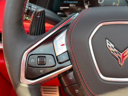 Used 2025 Chevrolet Corvette Z06 RWD image 12