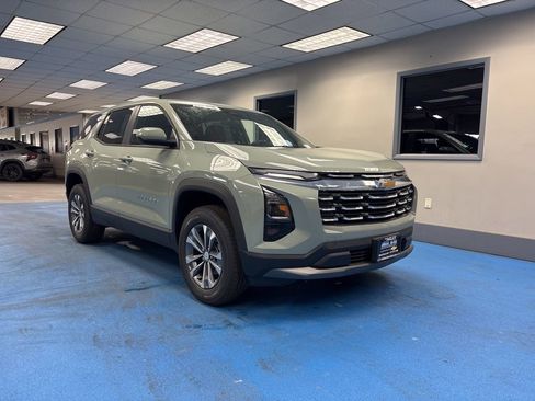 New 2026 Chevrolet Equinox LT w/ Convenience Package II FWD image 1