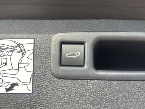 Used 2024 Toyota Highlander Platinum image 26