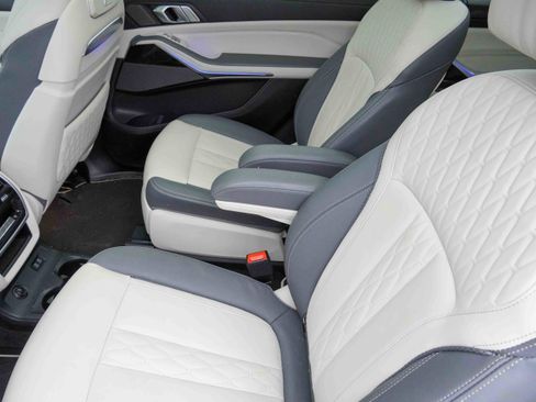 Certified 2023 BMW X7 xDrive40i w/ M Sport Package image 38