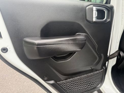 Used 2019 Jeep Wrangler Unlimited Rubicon w/ Cold Weather Group image 21