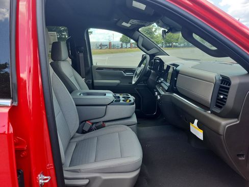 New 2026 GMC Sierra 1500 SLE image 8