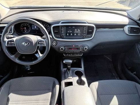 Used 2020 Kia Sorento S FWD image 8