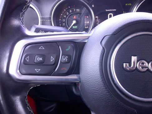 Used 2022 Jeep Wrangler Unlimited Sahara image 18