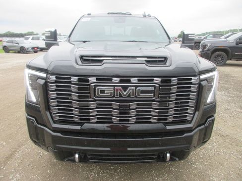 New 2026 GMC Sierra 3500 Denali Ultimate AWD/4WD image 12