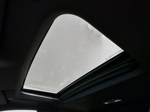 Used 2021 Chevrolet Silverado 1500 High Country w/ Technology Package image 33