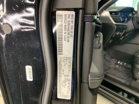 Certified 2024 Jeep Grand Cherokee Altitude AWD/4WD image 39