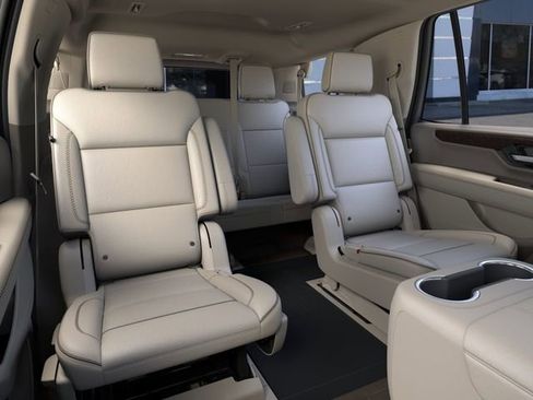 New 2026 GMC Yukon Denali w/ Sun & Power Step Package AWD/4WD image 17