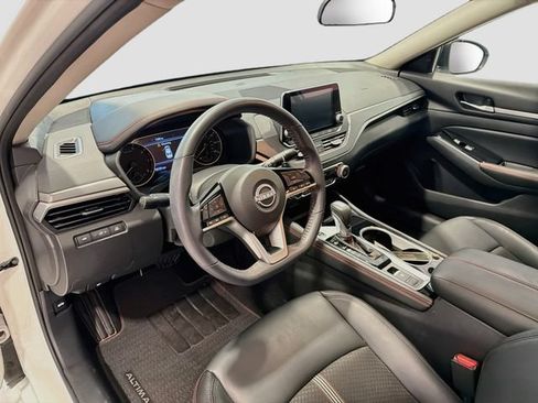Used 2024 Nissan Altima 2.5 SR AWD/4WD image 9