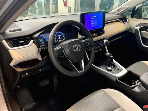 Used 2023 Toyota RAV4 Limited image 18