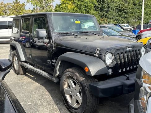 Used 2014 Jeep Wrangler Unlimited Sport w/ Quick Order Package 24S AWD/4WD image 2