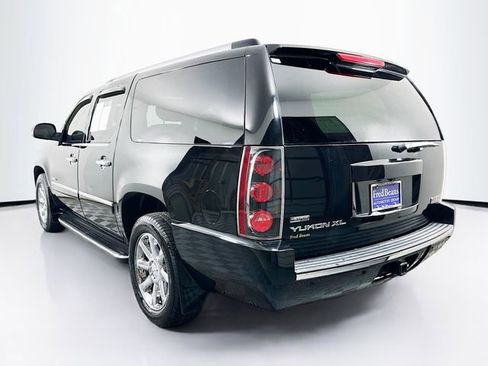 Used 2010 GMC Yukon XL Denali image 6